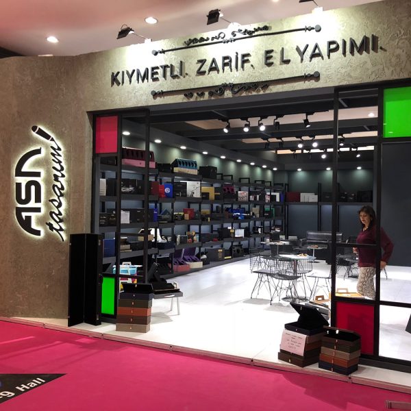 Özel tasarım deri ve ahşap kutu